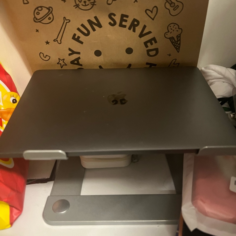 MAC BOOK PRO - Picture 3 of 4